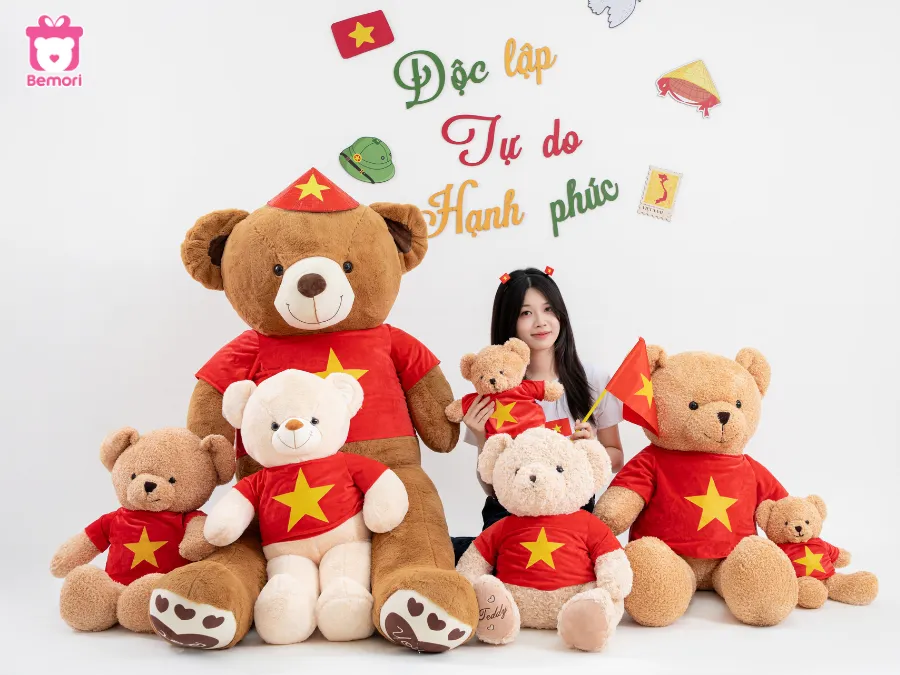 Bộ Sưu Tập Gấu Bông Áo Cờ Đỏ Sao Vàng Ôm Trọn Tình Yêu Đất Nước